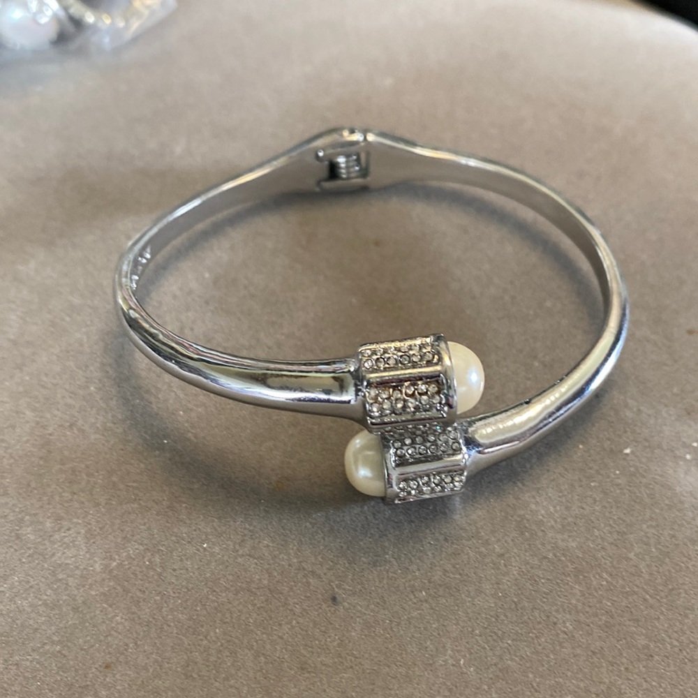 Ann Taylor Small silver pearl and rhinestone bangle bracelet